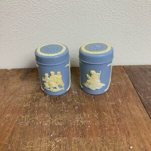 Hong Kong Plastic Wedgwood Style Americana motif Salt‎ & Pepper Shakers
